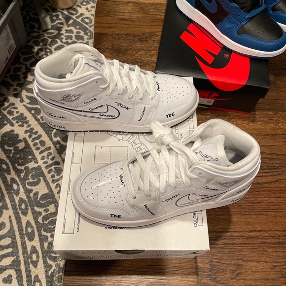 Nike air Jordan size 5.5 youth 7 women’s NIB - Picture 5 of 5